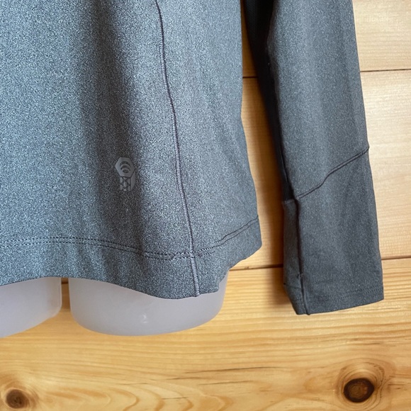 Mountain Hardwear woman’s athletic breathable long sleeve shirt - Picture 5 of 6